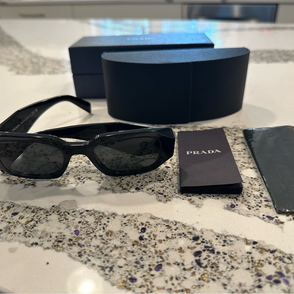 New Prada SPR17w Sunglasses with Case